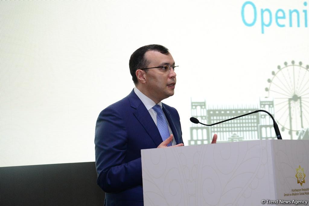 Глава минтруда Азербайджана о повышении заработной платы