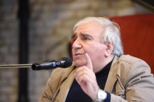 Азербайджанская молодежь выразила свою любовь Рамизу Ровшану (ФОТО)