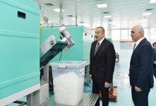 Президент Ильхам Алиев принял участие в открытии завода по производству шприцев в Пираллахинском промышленном парке (ФОТО) (версия 2)