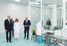 Президент Ильхам Алиев принял участие в открытии завода по производству шприцев в Пираллахинском промышленном парке (ФОТО) (версия 2)