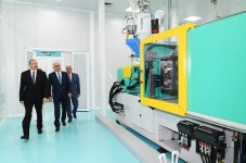 Президент Ильхам Алиев принял участие в открытии завода по производству шприцев в Пираллахинском промышленном парке (ФОТО) (версия 2)