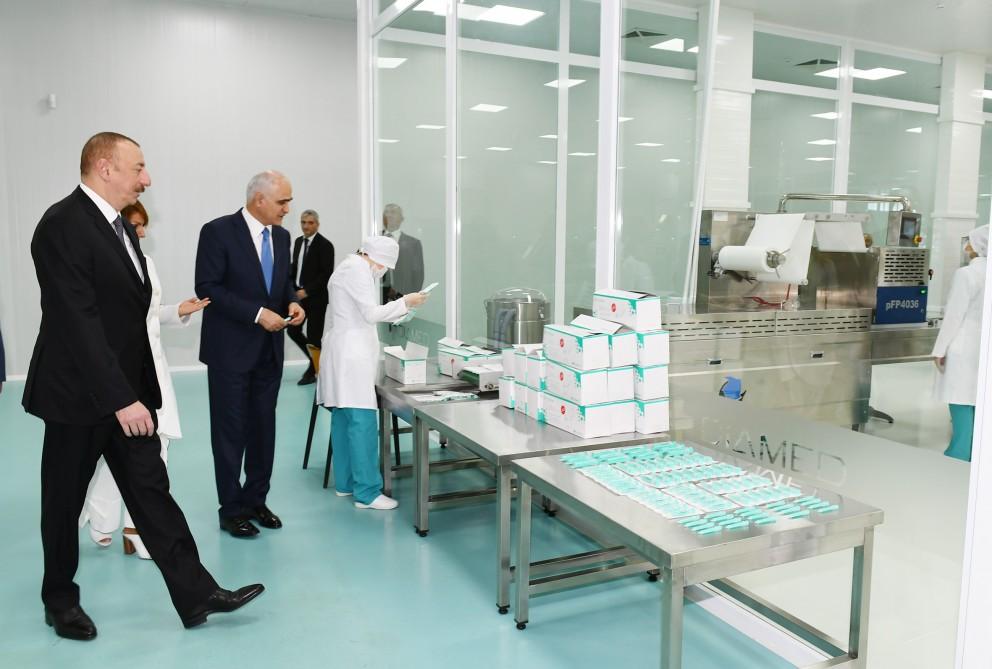 Президент Ильхам Алиев принял участие в открытии завода по производству шприцев в Пираллахинском промышленном парке (ФОТО) (версия 2)