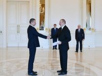 Президент Ильхам Алиев принял верительные грамоты нового посла Украины (ФОТО) (версия 2)