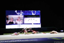 В рамках третьего дня Чемпионата Европы в Баку проходят выступление групповых команд в упражнениях с пятью лентами (ФОТО)