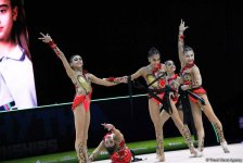 В рамках третьего дня Чемпионата Европы в Баку проходят выступление групповых команд в упражнениях с пятью лентами (ФОТО)