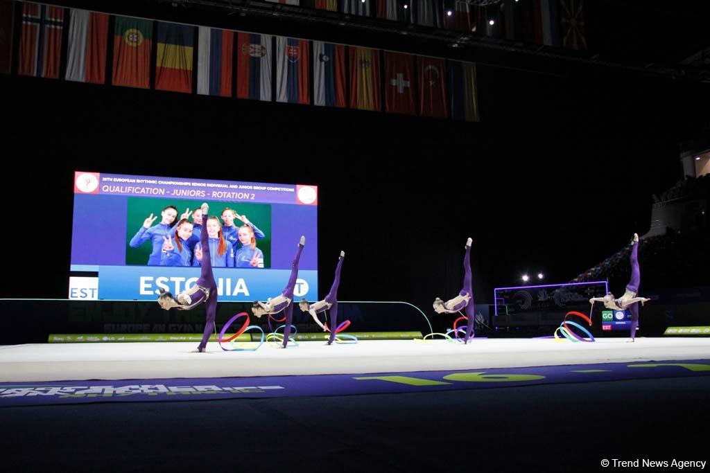 В рамках третьего дня Чемпионата Европы в Баку проходят выступление групповых команд в упражнениях с пятью лентами (ФОТО)
