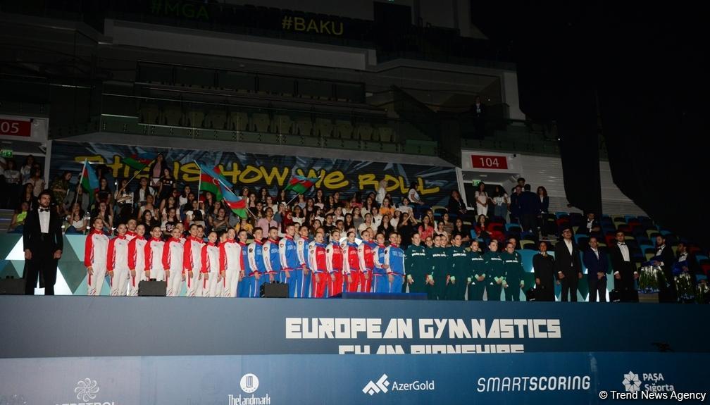 В Баку состоялась церемония награждения победителей Чемпионата Европы по аэробной гимнастике в командном зачете среди взрослых гимнастов (ФОТО)
