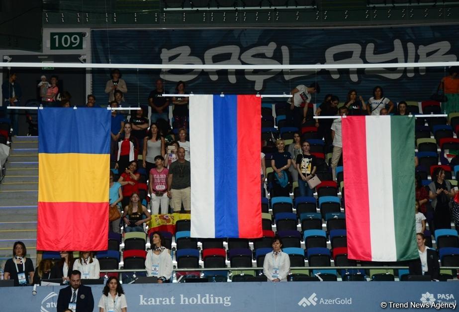В Баку состоялась церемония награждения победителей Чемпионата Европы по аэробной гимнастике в командном зачете среди взрослых гимнастов (ФОТО)