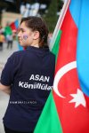 На Бульваре прошел флешмоб с флагами Азербайджана "Вместе исполним Гимн" (ВИДЕО/ФОТО)