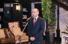 Вице-президент Фонда Гейдара Алиева Лейла Алиева приняла участие на презентации книги под названием "Йога и сила мысли" (ФОТО) (версия 2)