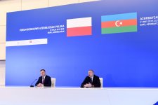 В Баку состоялся азербайджано-польский бизнес-форум (ФОТО)