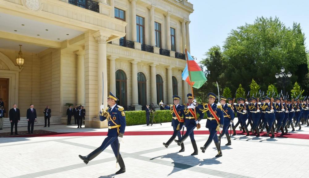 В Баку состоялась  церемония официальной встречи  Президента Польши (ФОТО)