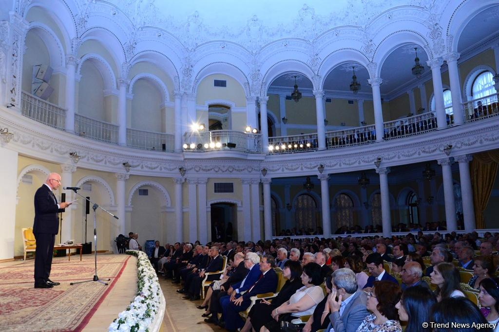 В Баку отметили 100-летие Исмаила Шихлы (ФОТО)