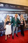 "Натуральный" Элтон Джон открыл летний сезон в Баку (ВИДЕО, ФОТО)