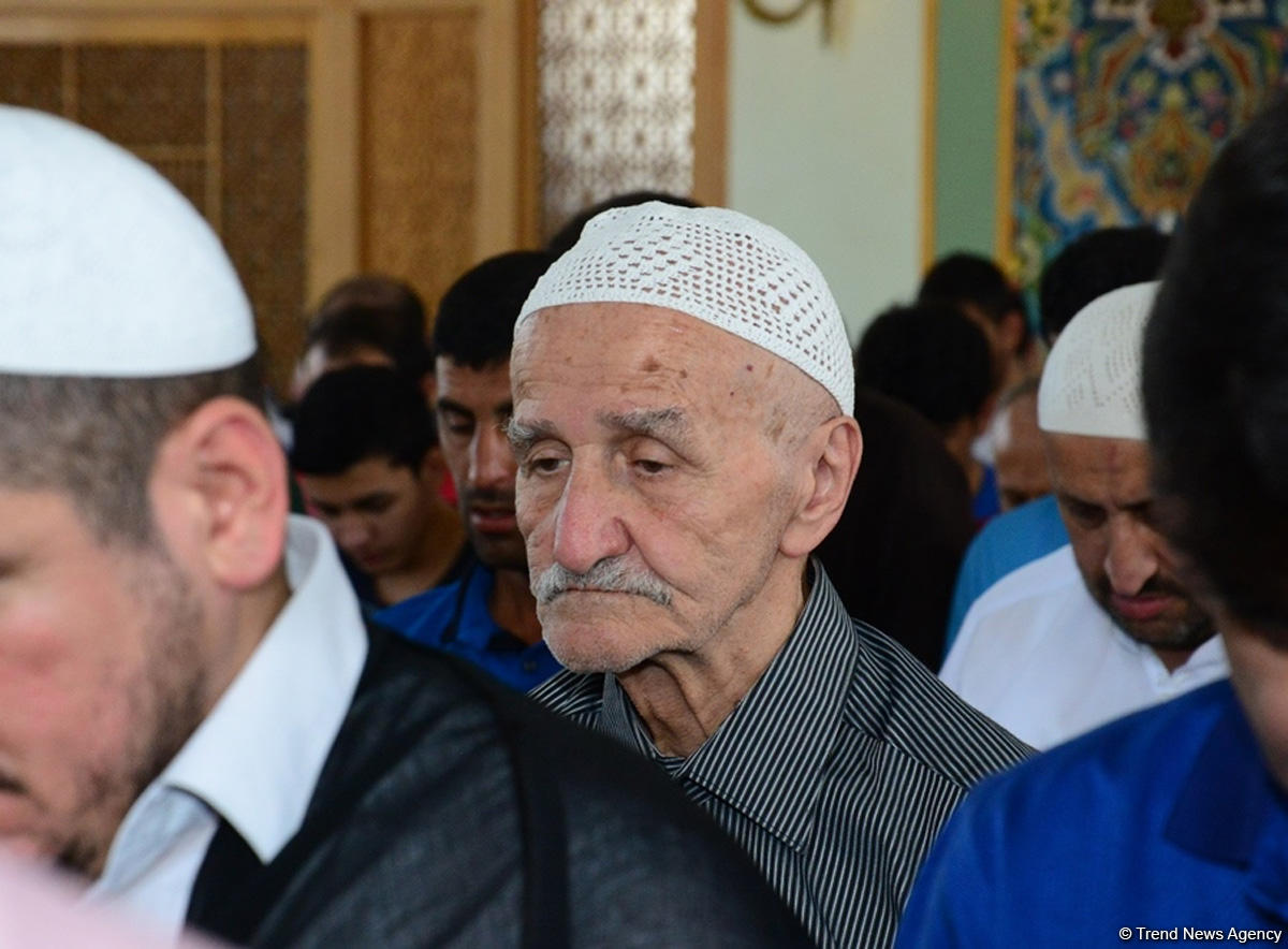 В мечети Тезепир был совершен намаз по случаю праздника Рамазан (ФОТО)