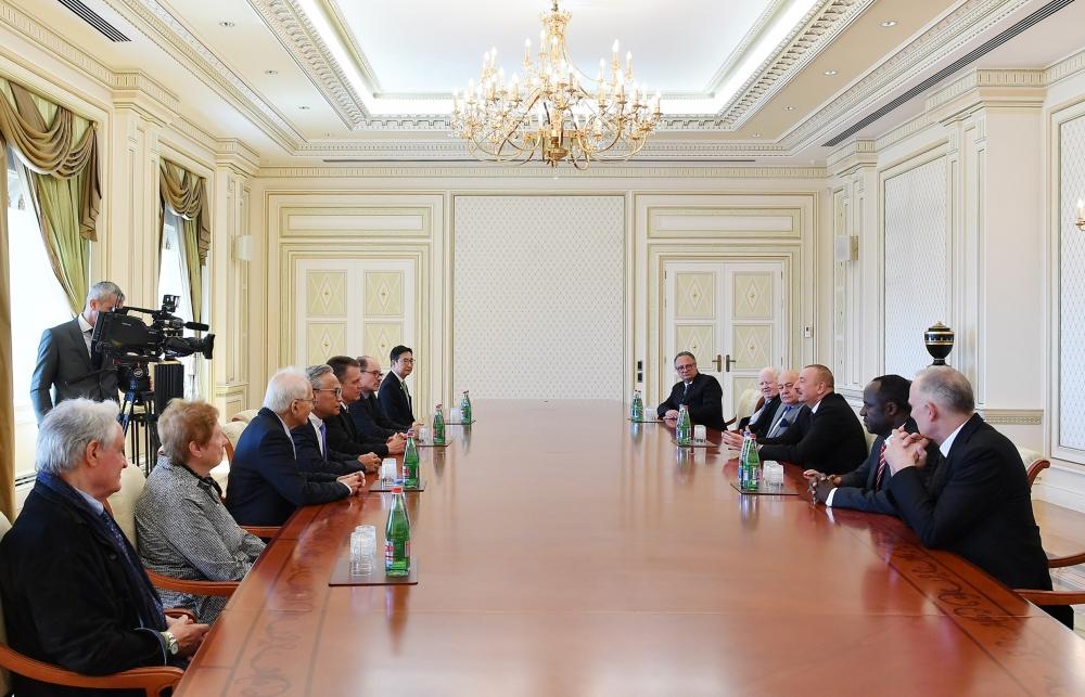 Azerbaijani President receives delegation of International Union of Architects (PHOTO)