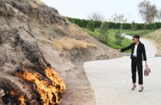 Президент Ильхам Алиев и Первая леди Мехрибан Алиева приняли участие в открытии заповедника «Янардаг» после капитальной реконструкции (ФОТО) (версия 2)