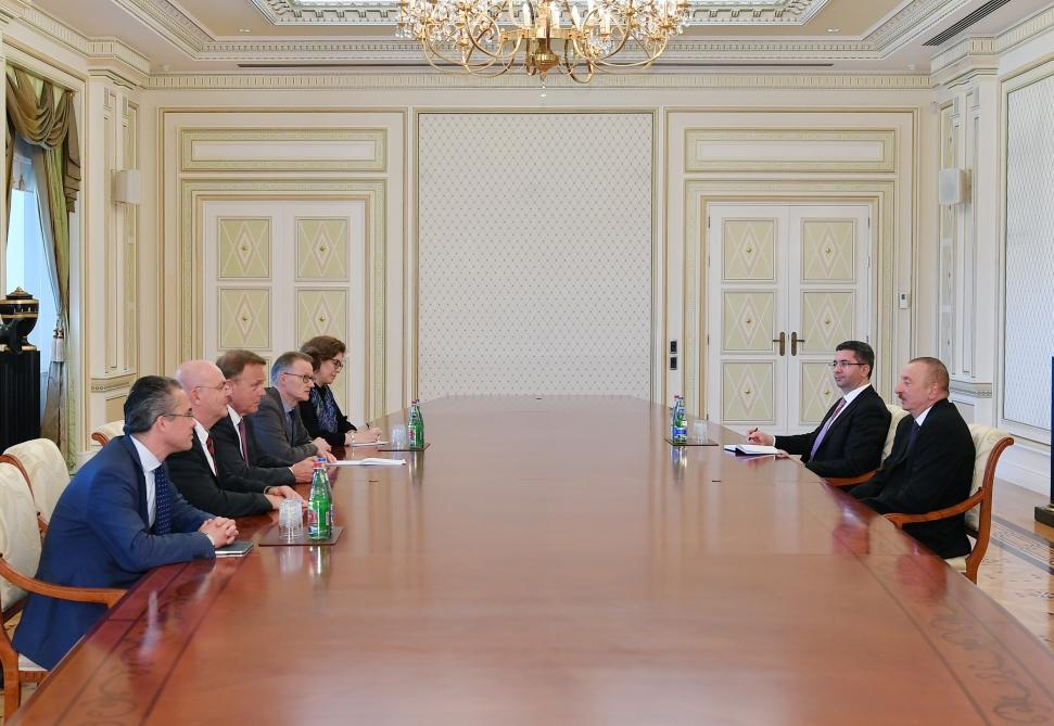 Президент Ильхам Алиев принял  вице-президента Бундестага Германии (версия 2)