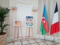 В Париже открылась выставка в честь Насими -  среди гостей потомки Шарля дэ Голля и Льва Толстого (ВИДЕО, ФОТО)
