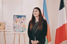 В Париже открылась выставка в честь Насими -  среди гостей потомки Шарля дэ Голля и Льва Толстого (ВИДЕО, ФОТО)