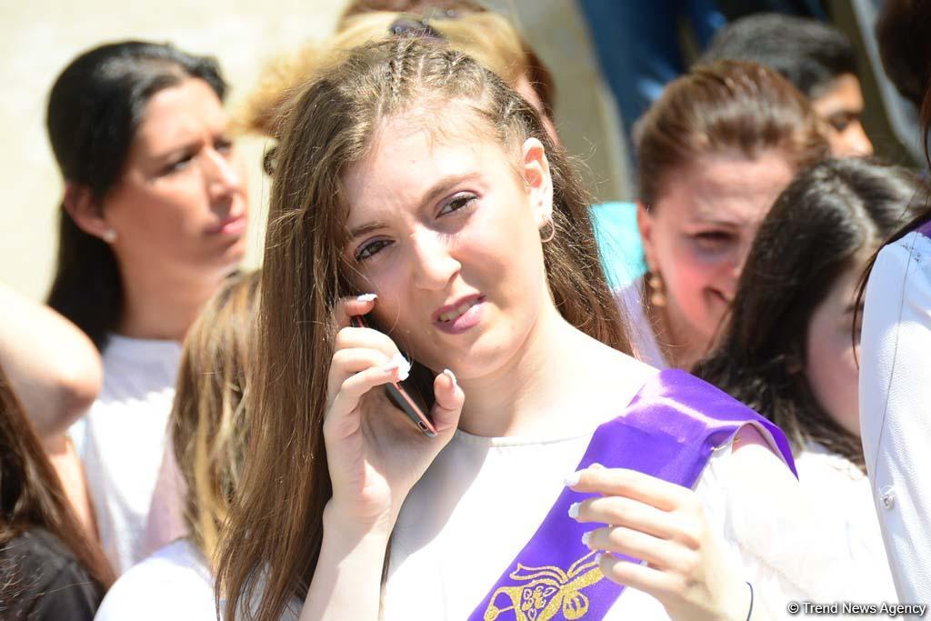 "Последний звонок" в бакинских школах (ФОТО)