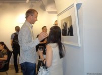 Срочно ко мне! Женщина-фотограф менее опасна (ФОТО)