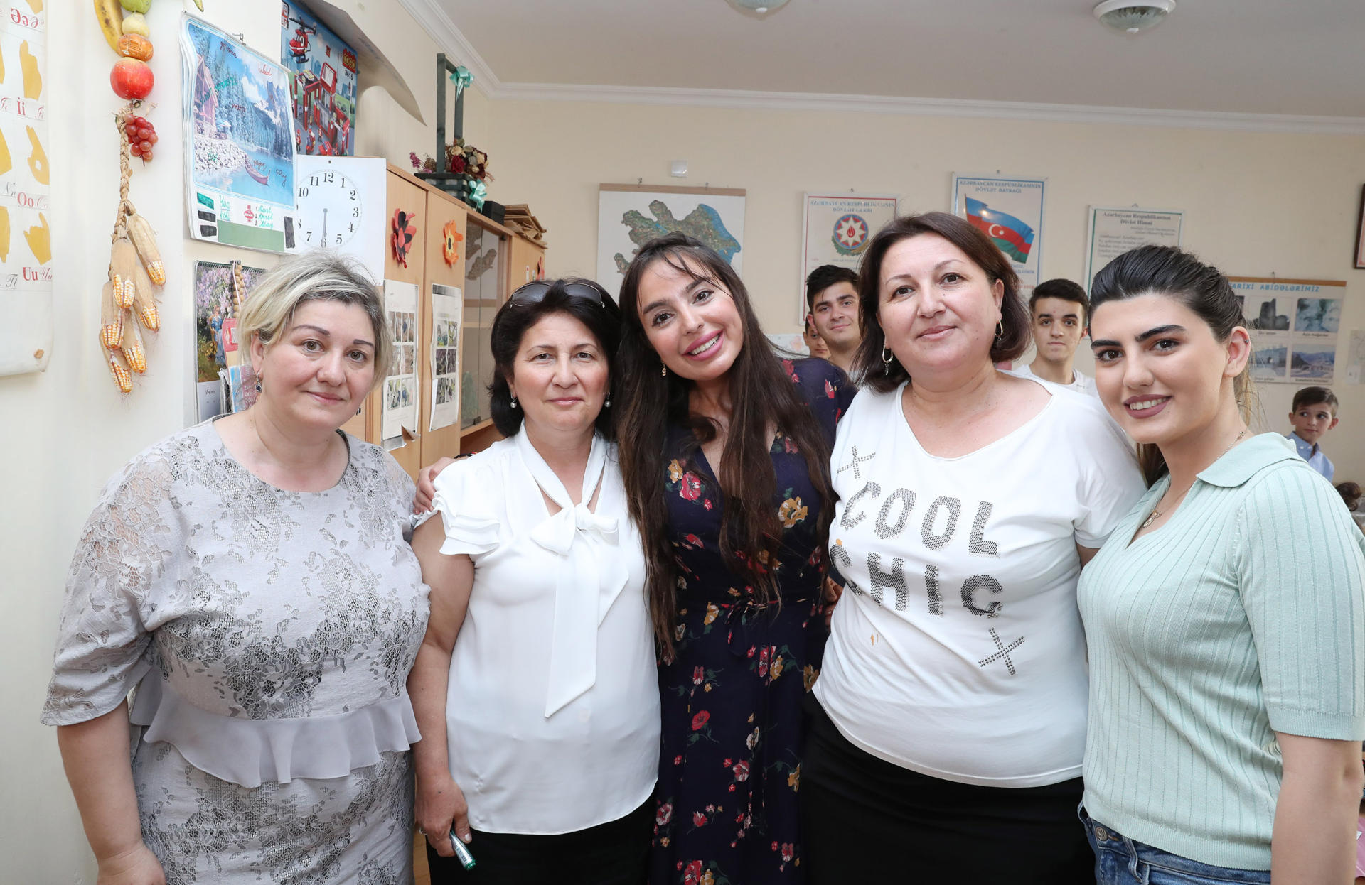 Вице-президент Фонда Гейдара Алиева Лейла Алиева посетила столичные школы-интернаты номер 4 и 3 (ФОТО) (версия 2)