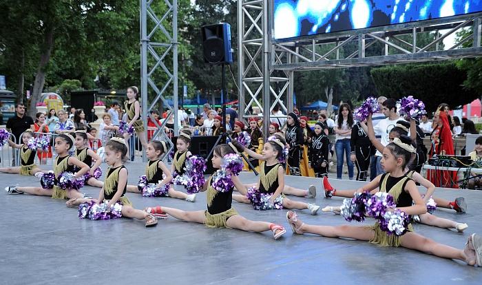Танцующий Бакинский бульвар - под ритмы международного праздника Soul of Art and Dance (ФОТО)
