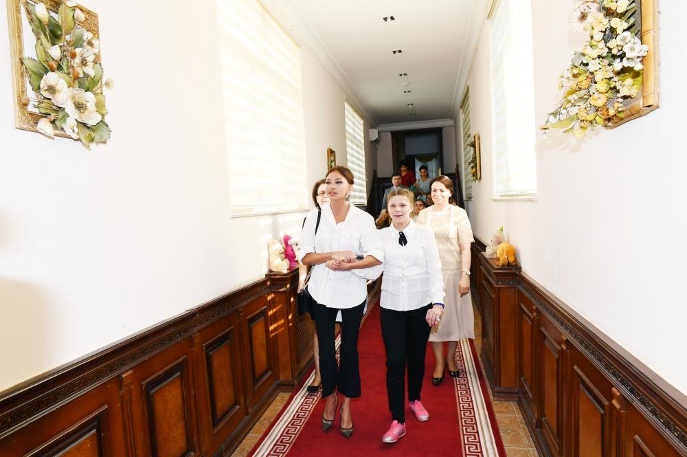 First Vice-President Mehriban Aliyeva visited social service center for children with physical disabilities (PHOTO)