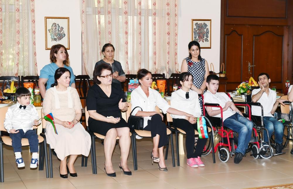 First Vice-President Mehriban Aliyeva visited social service center for children with physical disabilities (PHOTO)