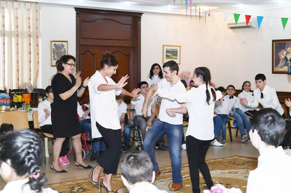 First Vice-President Mehriban Aliyeva visited social service center for children with physical disabilities (PHOTO)