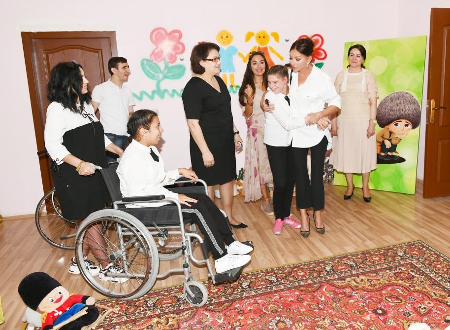 First Vice-President Mehriban Aliyeva visited social service center for children with physical disabilities (PHOTO)