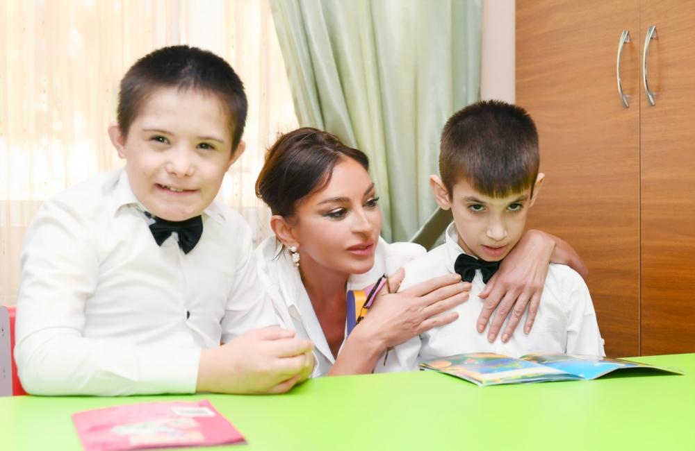 First Vice-President Mehriban Aliyeva visited social service center for children with physical disabilities (PHOTO)