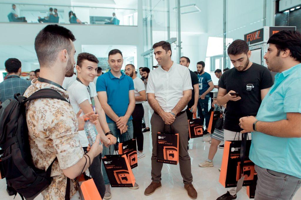 В Баку прошел Azerbaijan Design Summit - большой интерес молодежи (ФОТО)