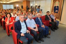 В Xalq Bank состоялась торжественная презентация полного собрания сочинений Мирзы Шафи Вазеха  (ФОТО)
