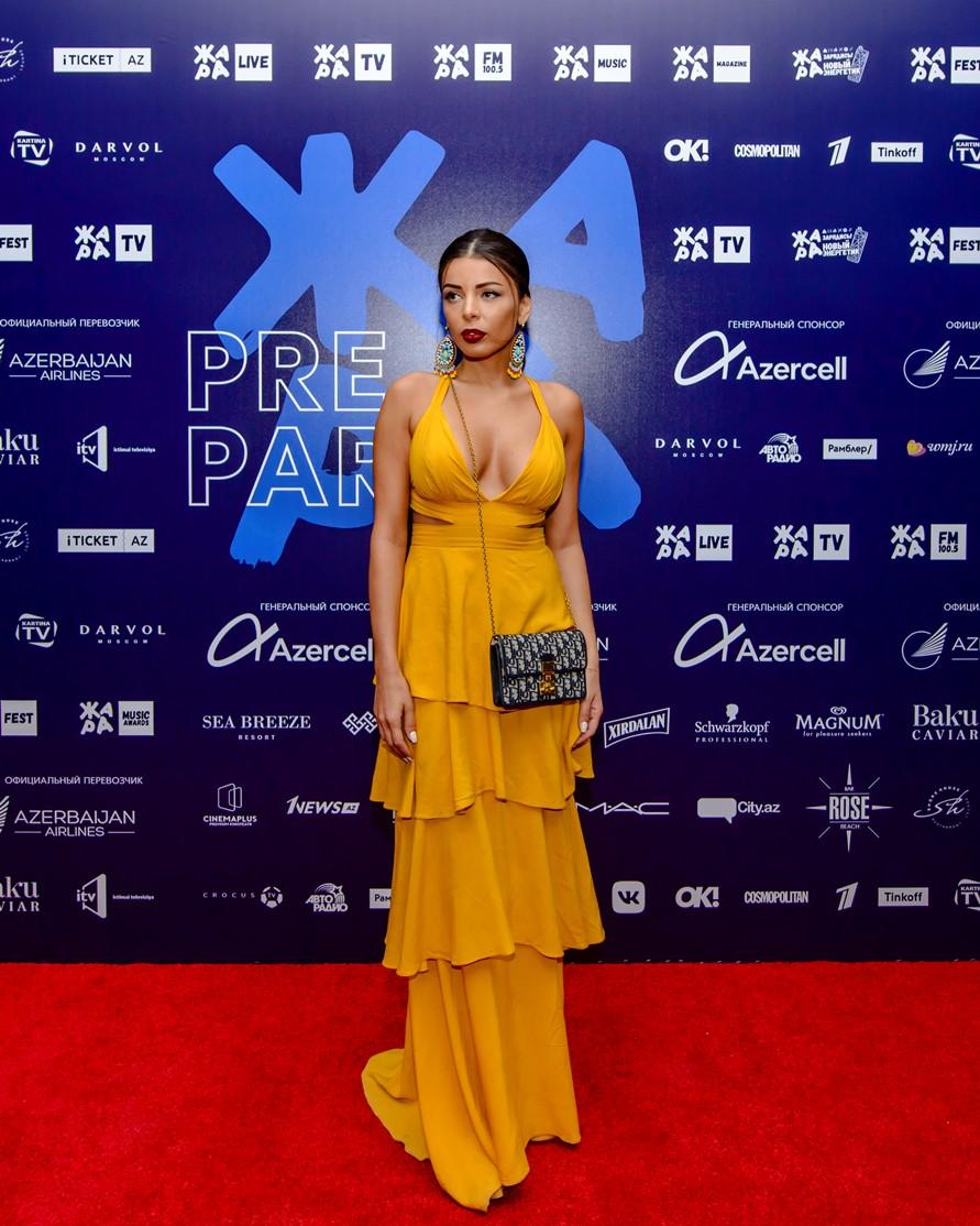 Все звезды на красной дорожке pre-party фестиваля  "ЖАРА 2019" в Баку (ФОТО)