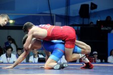 Азербайджанский борец-вольник одержал чистую победу над армянским соперником (ФОТО)