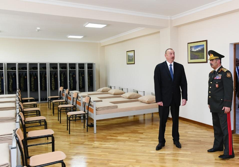 Президент Ильхам Алиев ознакомился с условиями после реконструкции в Военном лицее им. Дж. Нахчыванского (ФОТО)