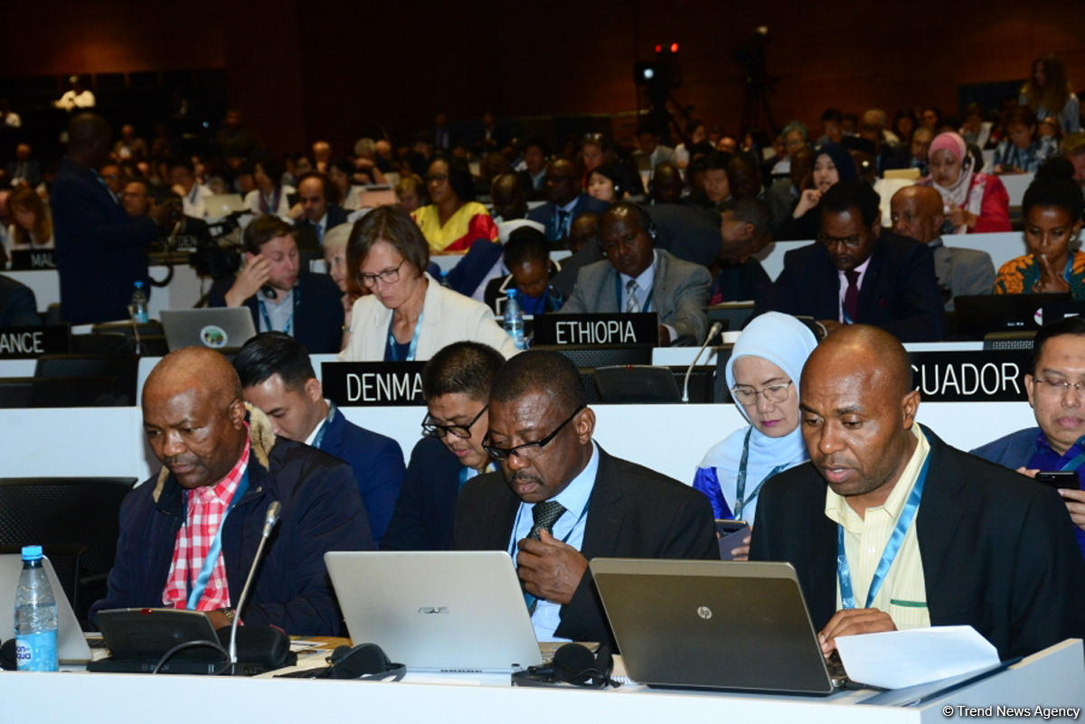 UNESCO session participants in Baku mull report on strengthening dialogue (PHOTO)