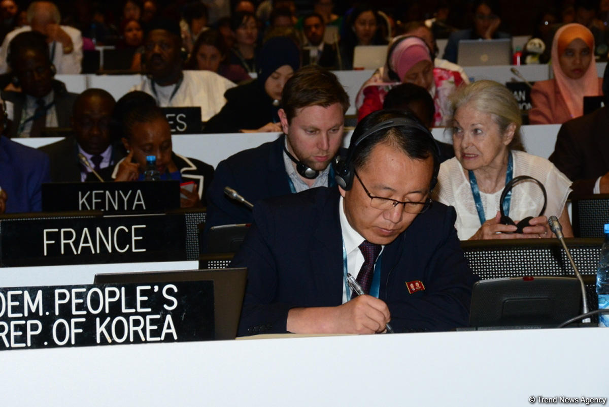 UNESCO session participants in Baku mull report on strengthening dialogue (PHOTO)