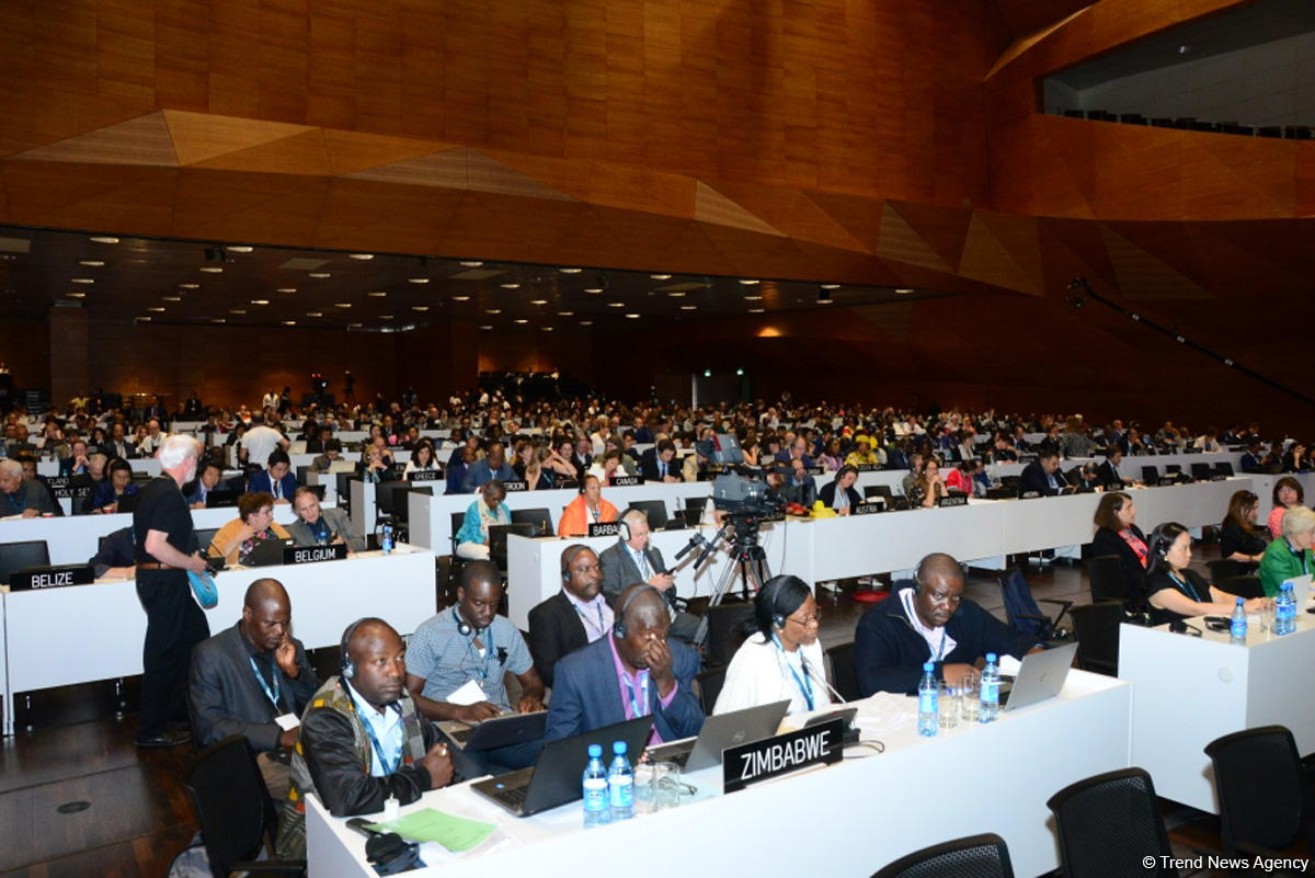 UNESCO session participants in Baku mull report on strengthening dialogue (PHOTO)