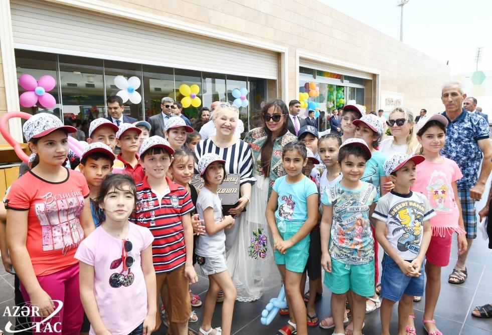 Leyla Aliyeva attends entertainment show organized by the Heydar Aliyev Foundation for children (PHOTO)