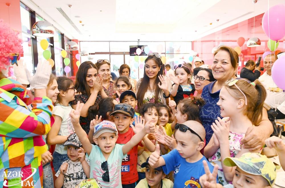 Leyla Aliyeva attends entertainment show organized by the Heydar Aliyev Foundation for children (PHOTO)