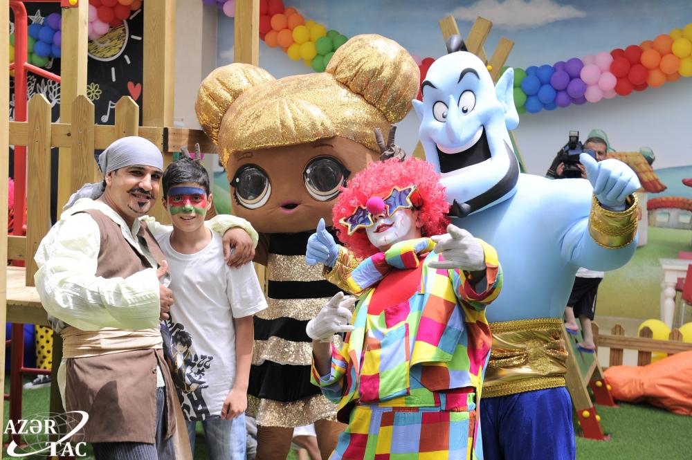 Leyla Aliyeva attends entertainment show organized by the Heydar Aliyev Foundation for children (PHOTO)