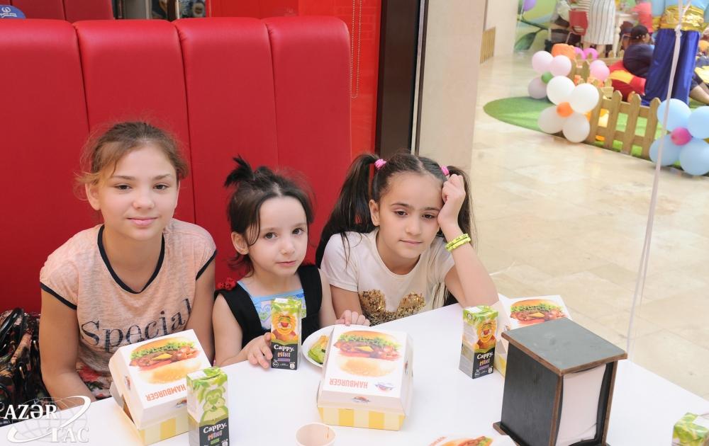 Leyla Aliyeva attends entertainment show organized by the Heydar Aliyev Foundation for children (PHOTO)