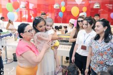 Leyla Aliyeva attends entertainment show organized by the Heydar Aliyev Foundation for children (PHOTO)