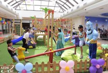 Leyla Aliyeva attends entertainment show organized by the Heydar Aliyev Foundation for children (PHOTO)