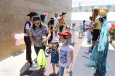 Leyla Aliyeva attends entertainment show organized by the Heydar Aliyev Foundation for children (PHOTO)