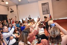 New Way. Азербайджанцы в Германии пропагандируют страну и получают овации  (ФОТО)