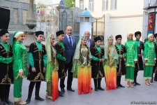В центре Баку созданы квартал гончарного дела, деревня ковроткачества, поселок медников (ФОТО)